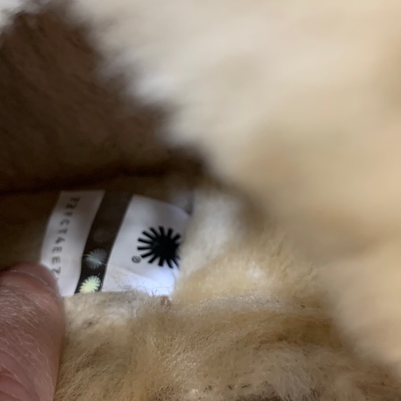 UGG McKay Ankle BOOT - Picture 13 of 17